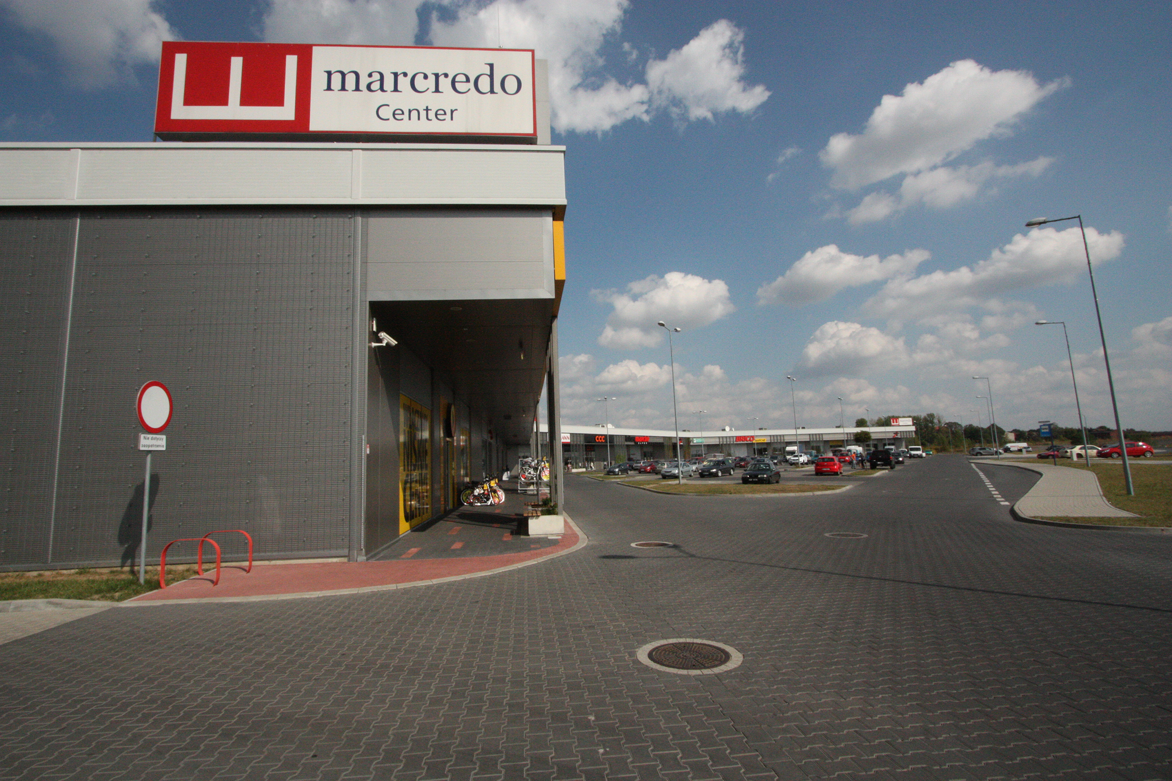 centrum handlowe, marcredo, 2014, parking, wjazd
